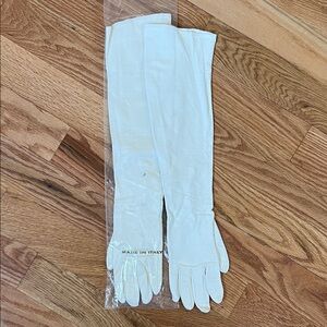 Elegant White Long Gloves